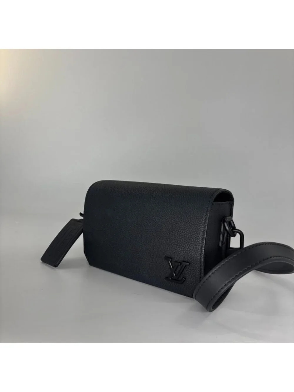 Louis Vuitton LV Aerogram Fastline Shoulder